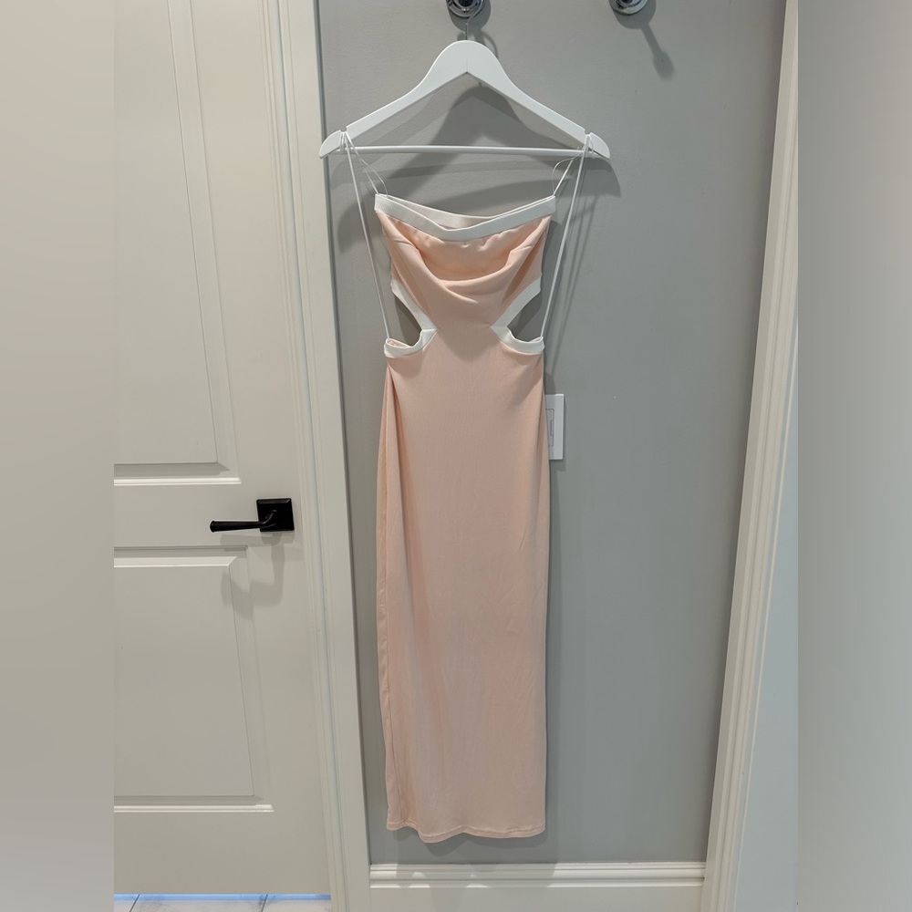 Princess Polly pink and white dress. Super stretchy. Strapless. Midi.